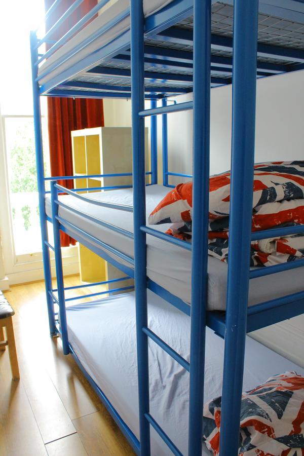Chambre Triple avec Salle de Bains Commune